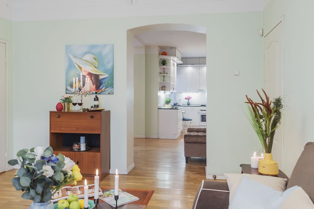 GM Apartment Staropimenovskiy 16