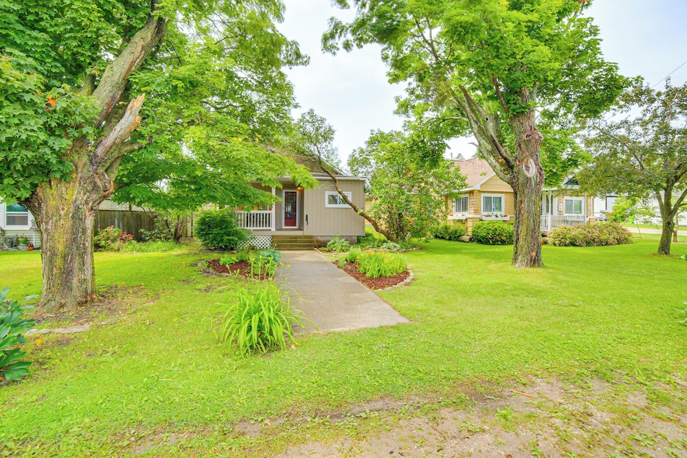 Steps to Lake Huron: Retreat w/ Yard in St Ignace
