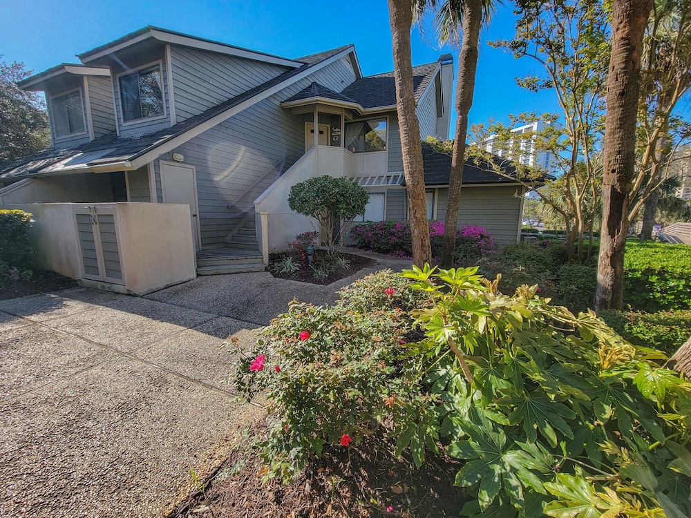 8i Richmond Park 2 Bedroom Villa view 4