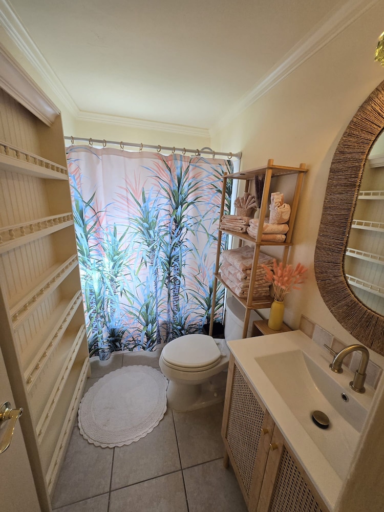 4 Bedroom Studio Luxury Suite