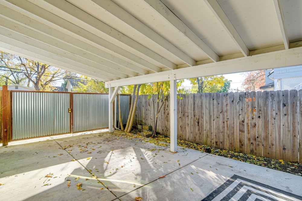 1 Mi to City Plaza: Family-friendly Chico Home