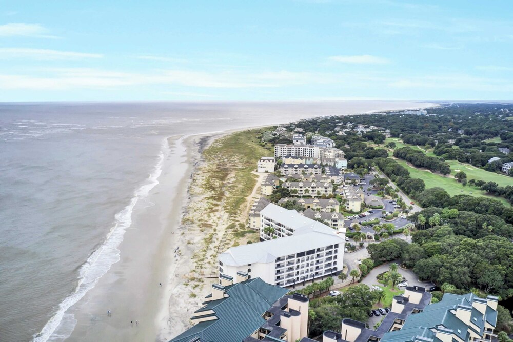 518 Seascape Waterfront Views + Community Pool