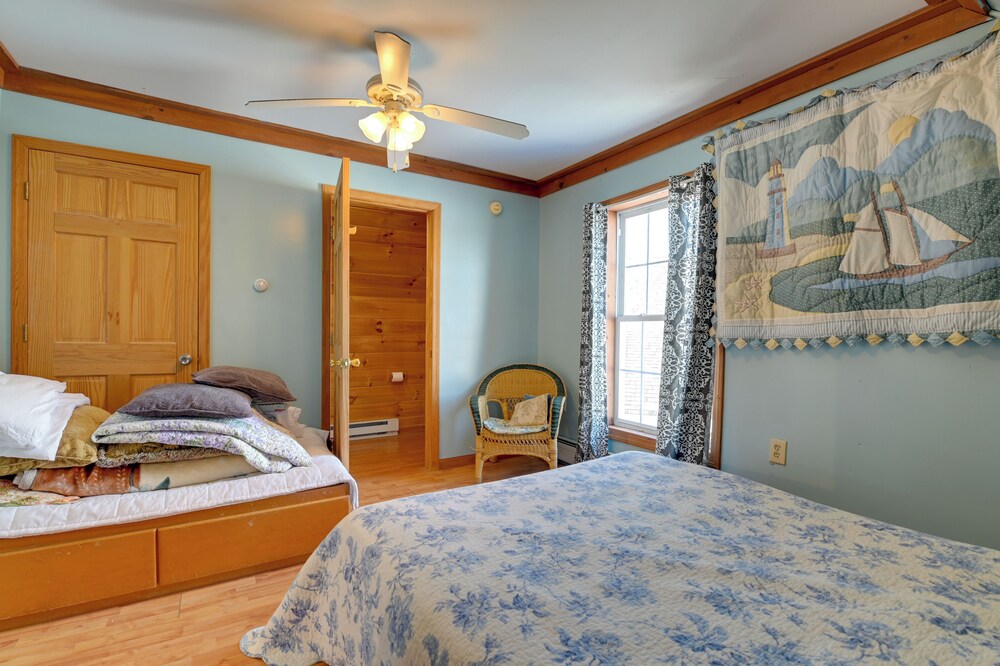 Steps From Lake George! 8-acre Home w/ Dock Access