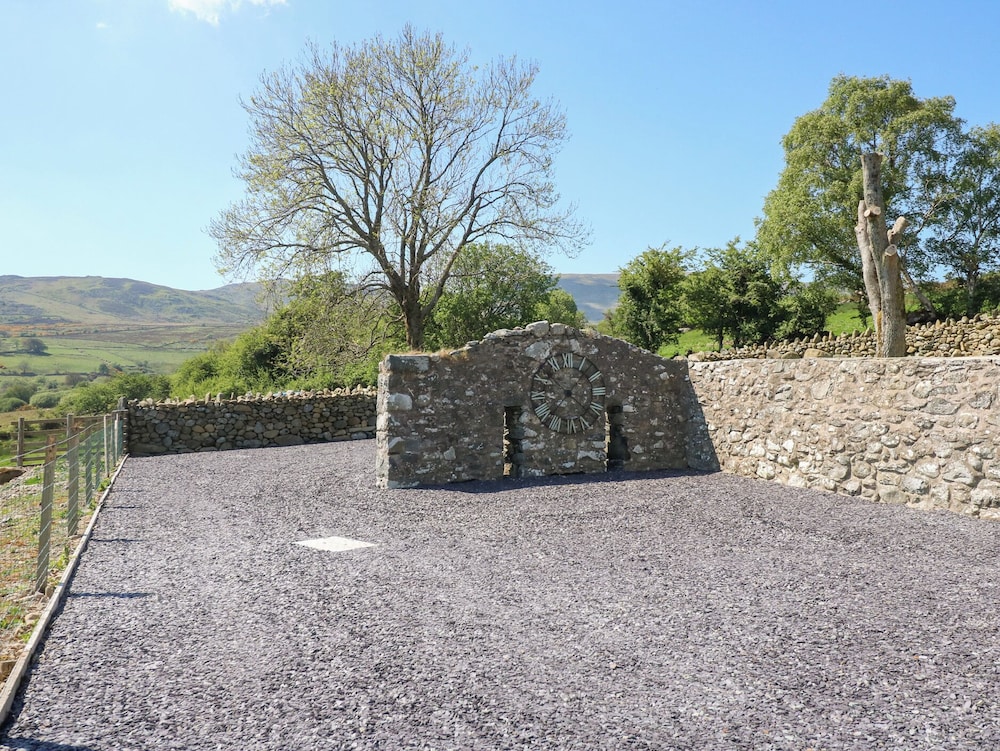 Ysgubor Maen Y Bardd