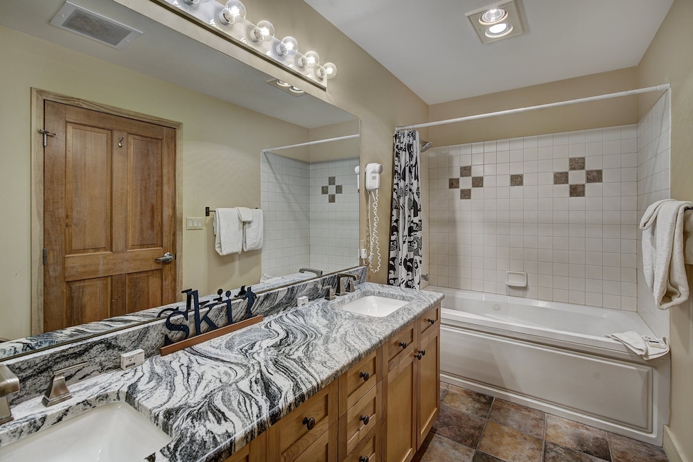 Fantastic Mountain Home Near Ski Lifts 3 Bedroom Condo
