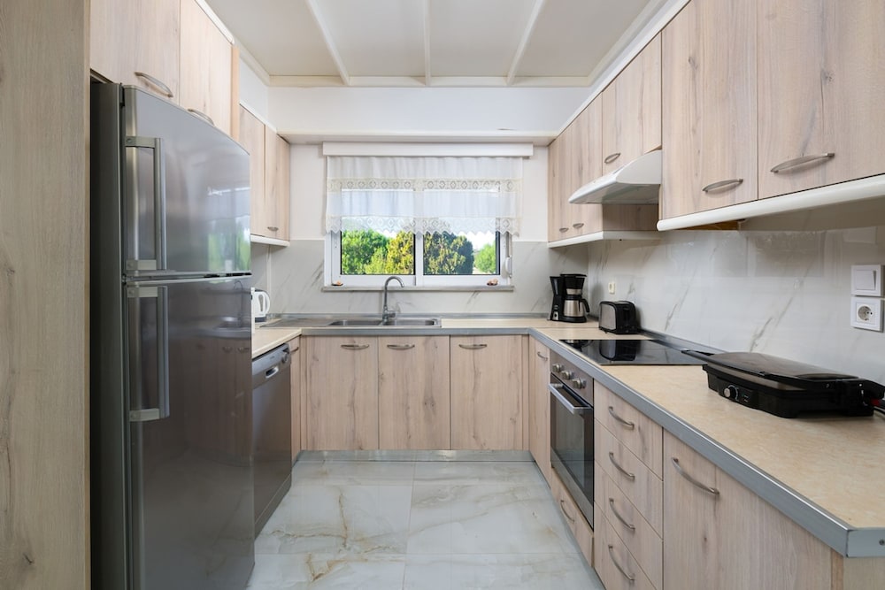 The Cottage South Escape With Beach Front Pool