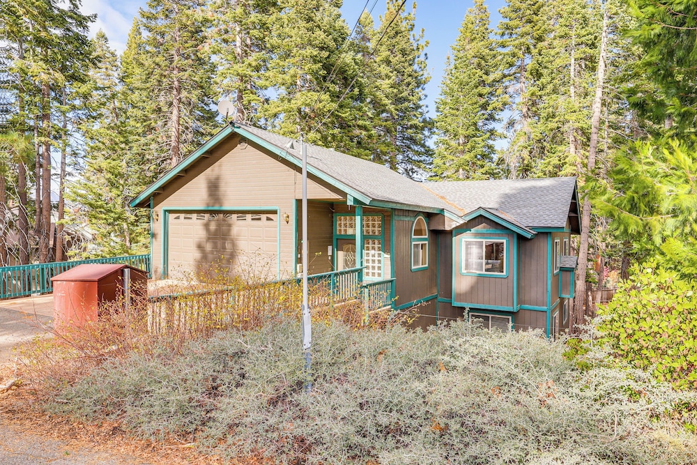 7 Mi to Beach: Home w/ Hot Tub in South Lake Tahoe