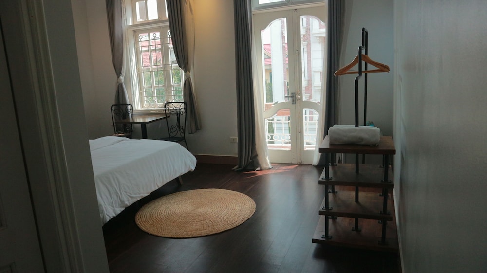 Em Am Homestay - West Lake
