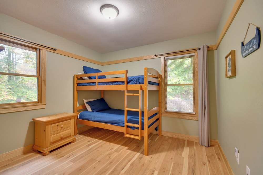 Home w/ Game Room & Rumbling Bald Resort Perks!