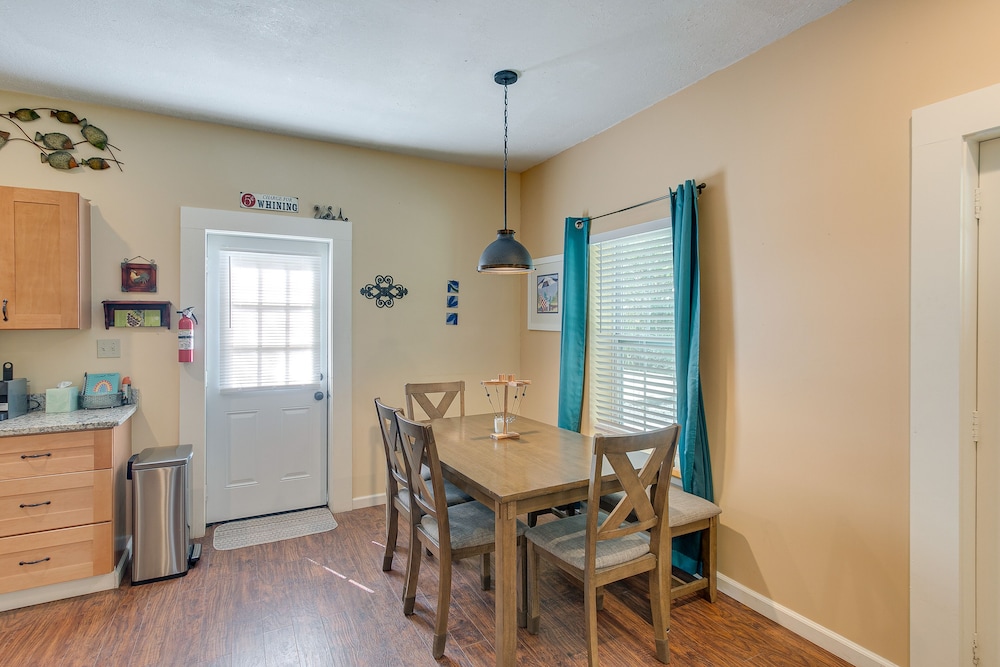 Charming Darien Hideaway w/ Porch, Near Downtown! view 2