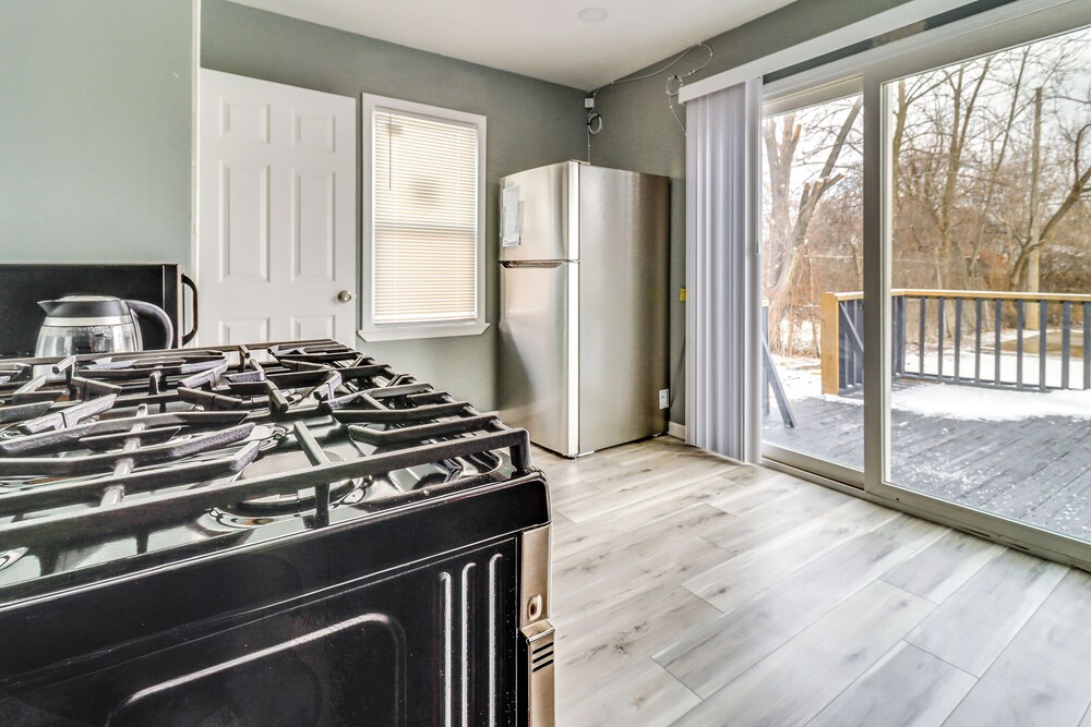 1 Mi to Rouge Park: Home w/ Fenced Yard & Deck