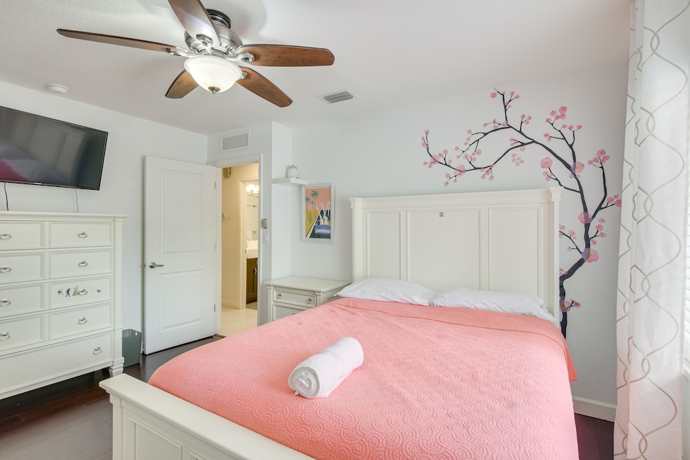Pet-friendly Miami Home w/ Hot Tub & Pool Table