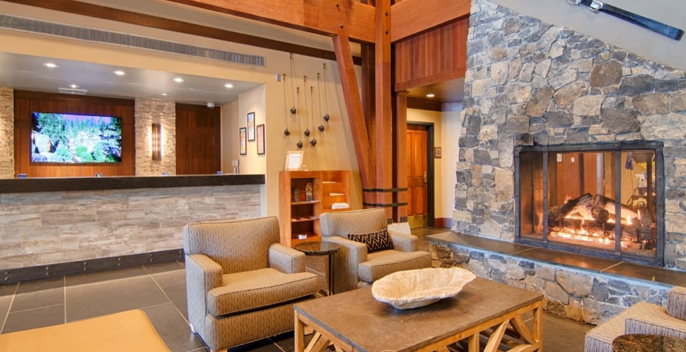 Hotel The Village at Palisades Tahoe - Image 1