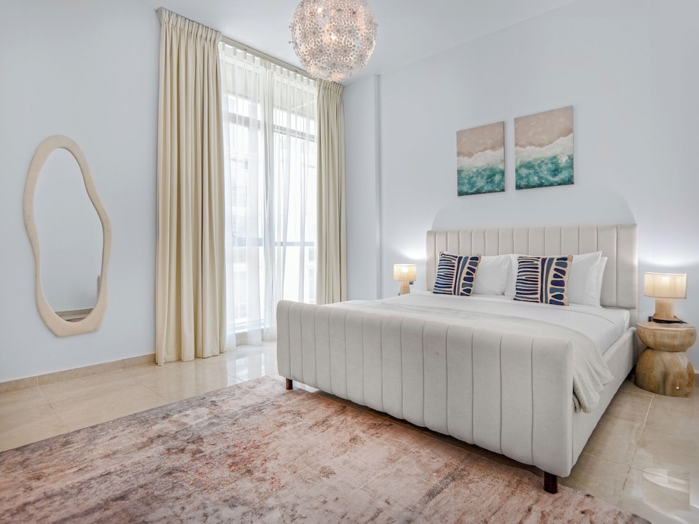 Easygo-upgraded 1bdr Polo Residence