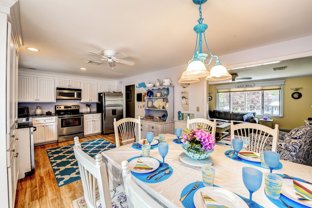 Charming East Falmouth Home: Walk to Private Beach