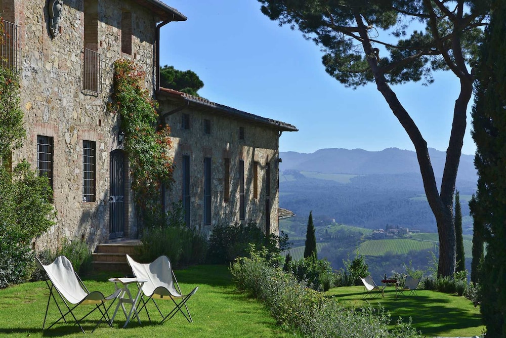 New Historic Tuscany Country House Retreat in a Vineyard Near Siena Villa Chiantissimo