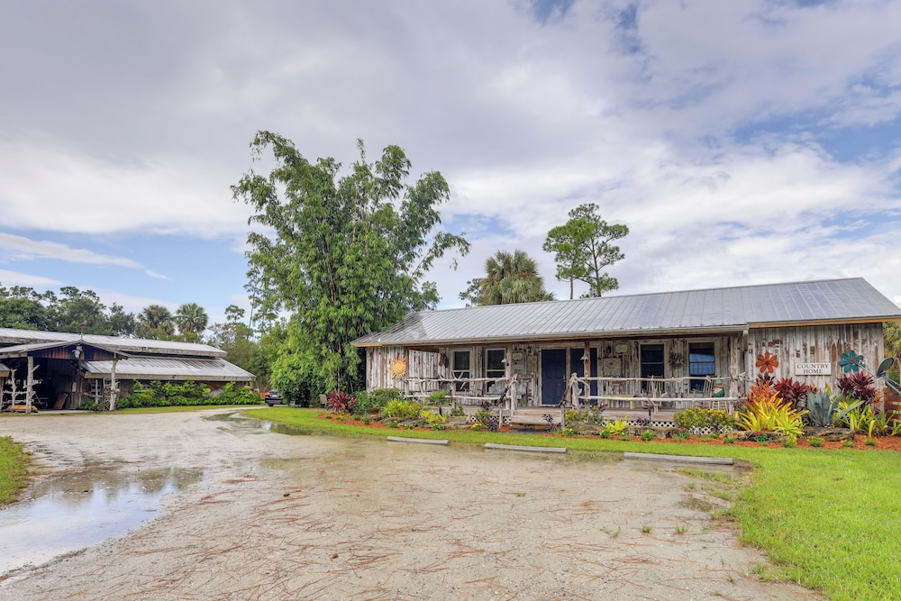 Cabin on 50-acre Ranch in Palm City! view 4