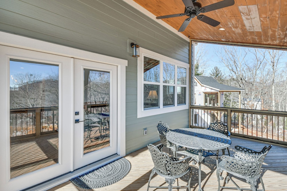 Newly Built Home w/ Mtn Views in Black Mountain!