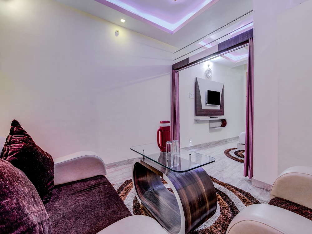 OYO 18873 Hotel Comfort view 4