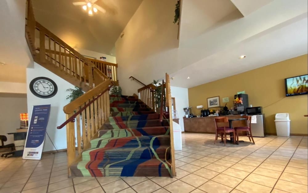 Salina Vacations - Rodeway Inn - Property Image 3