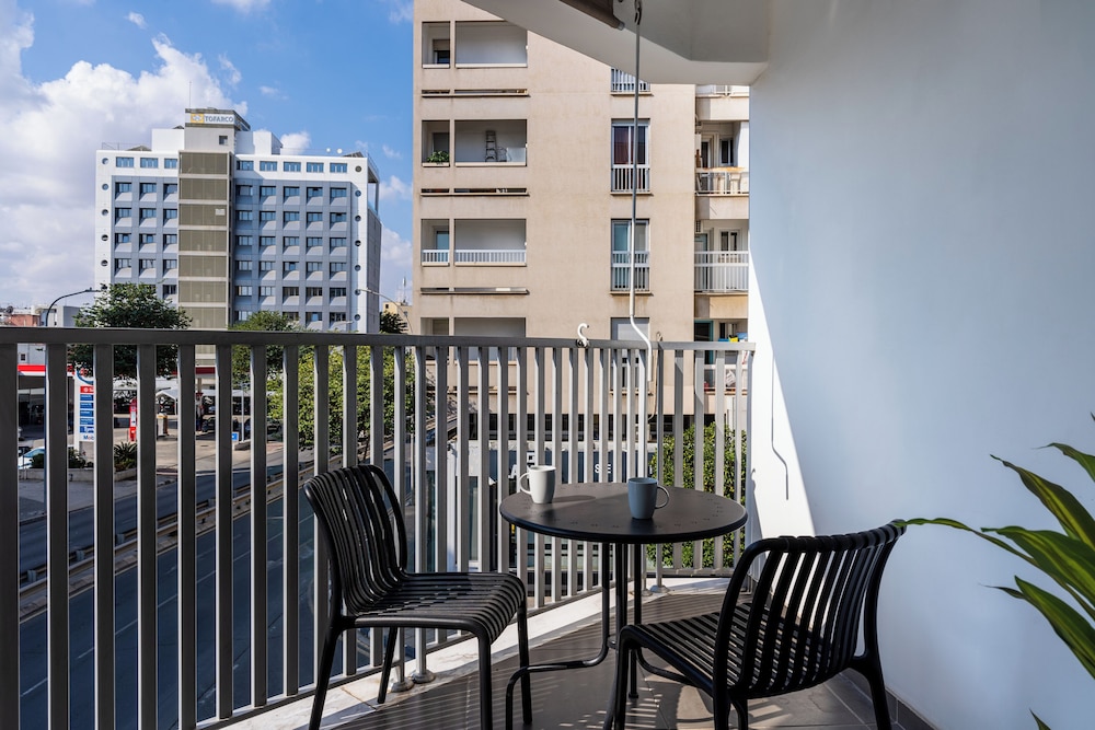 Local Host Living - Signature Apartments in Nicosia