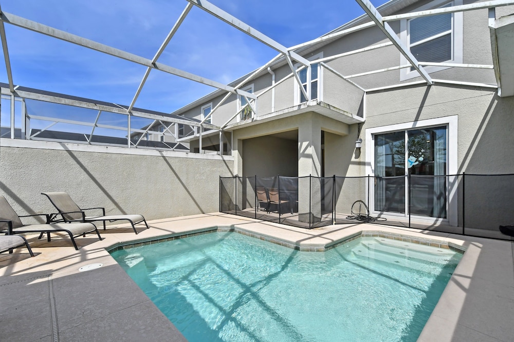 Cozy Disney Retreat With Private Pool & Water Park