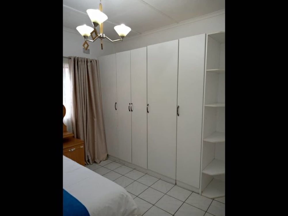 3 Bedrooms Exclusive House in Northmead view 3