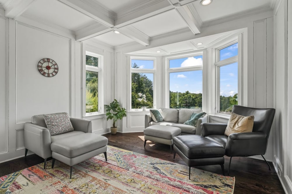 Hidden Retreat 4-homes 134 Acres