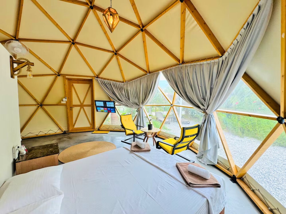 In Out Resort Glamping
