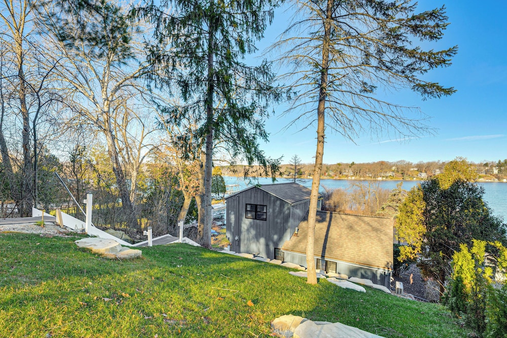 < 1 Mi to Boat Ramp: Lakefront East Troy Cottage