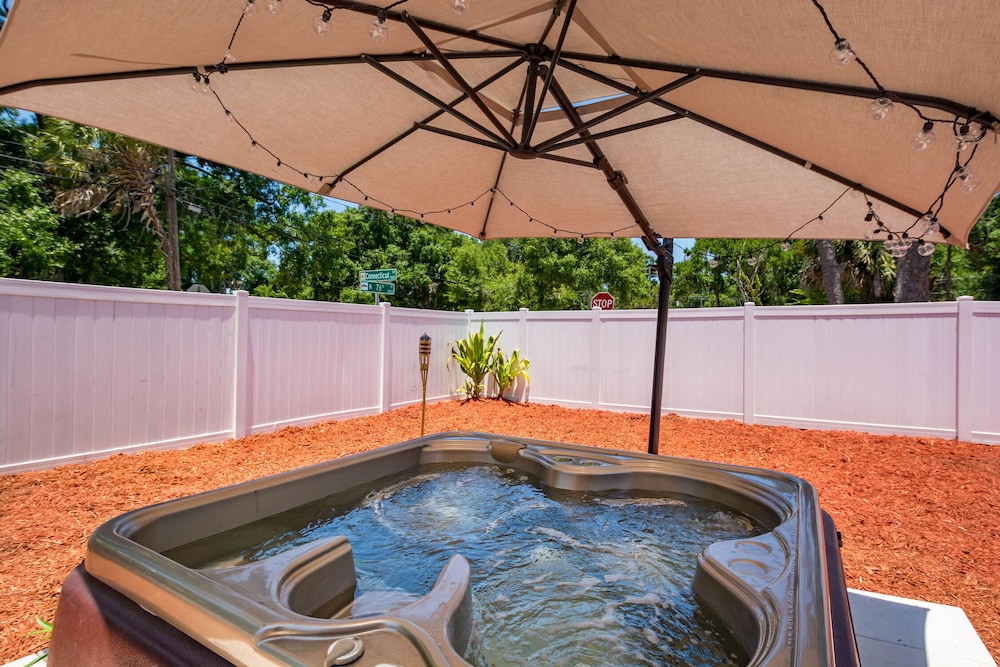 Saint Joseph Suites Down Town Tampa - Image 4