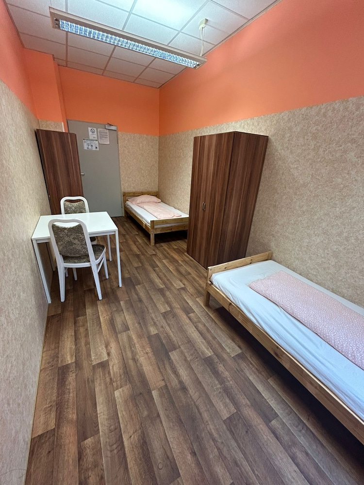 2-Rent Group Hostel Zimmer&Apartments GKP2