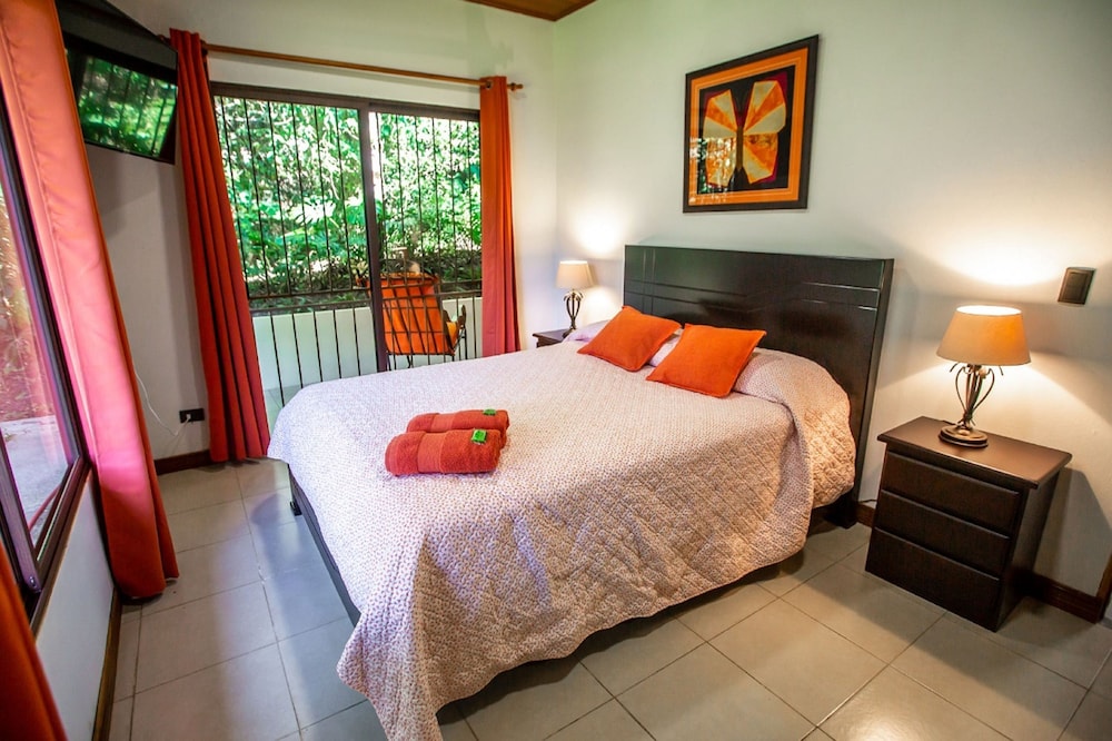 Monteverde Cloud Forest Vacations - Villas Macadamia - Monteverde - Property Image 3