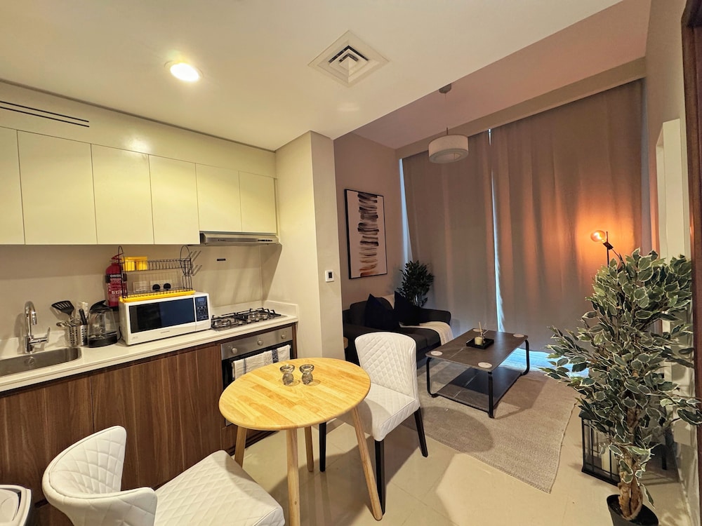 Damac Reva Residences 808
