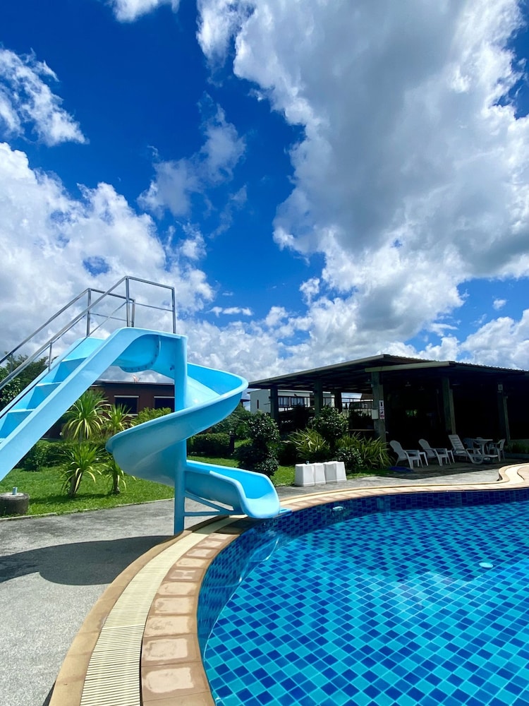 Maerim Villa & Pool