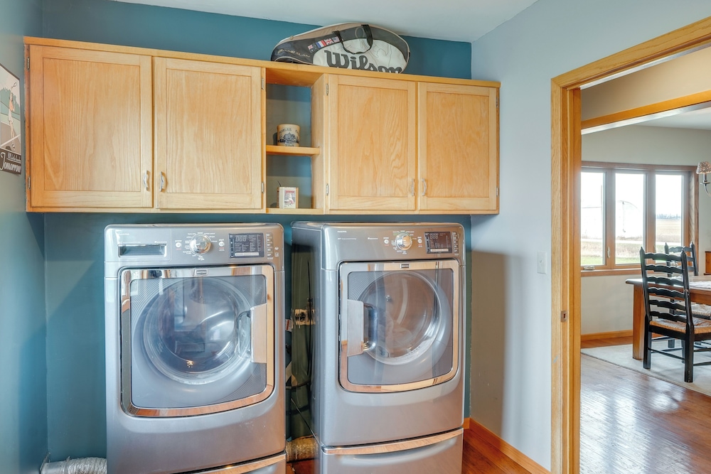 Tennis Court & Deck: Pet-friendly Charles City Gem