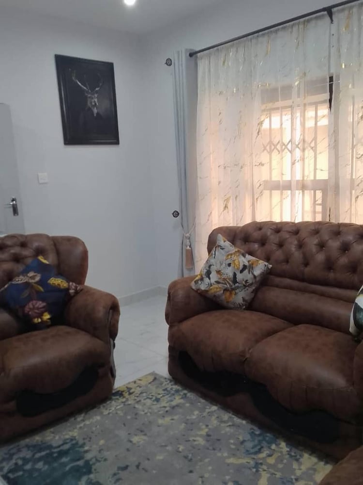 Luxury 3 Bedroom Self Catering Apartment- Masvingo