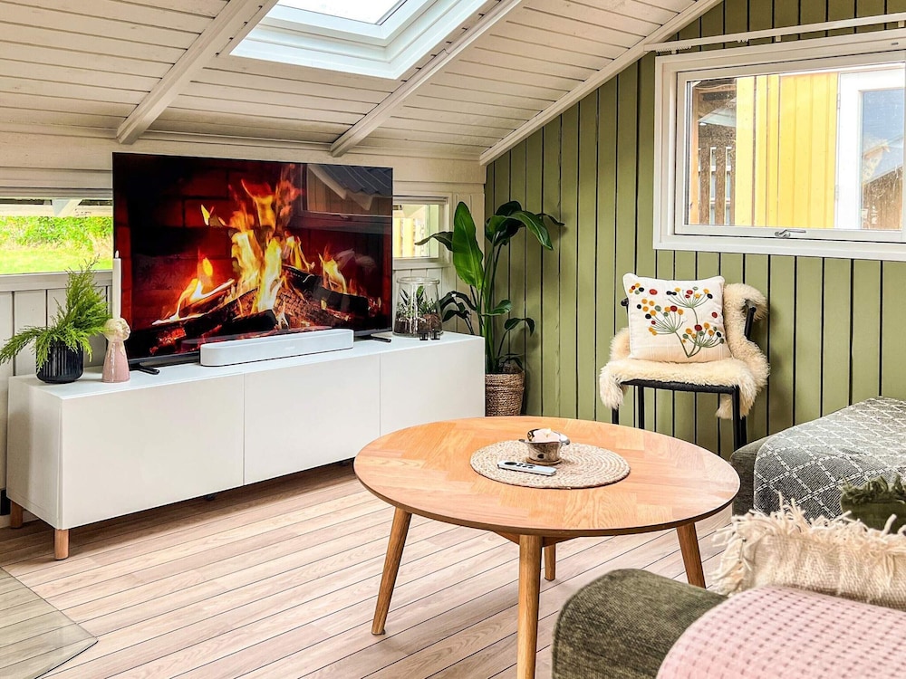 6 Person Holiday Home in Vaeggerlose