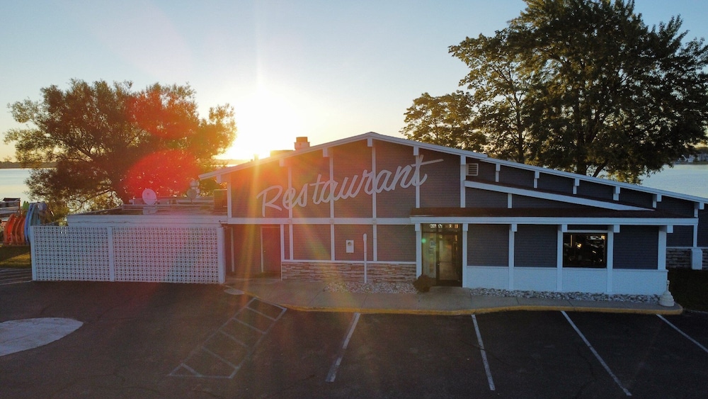 Cadillac Vacations - Lake Cadillac Resort - Property Image 6