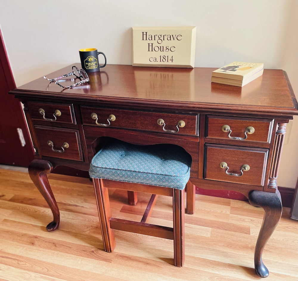 Hargrave House B & B