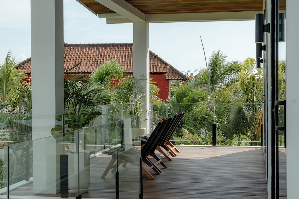 AMO Residences