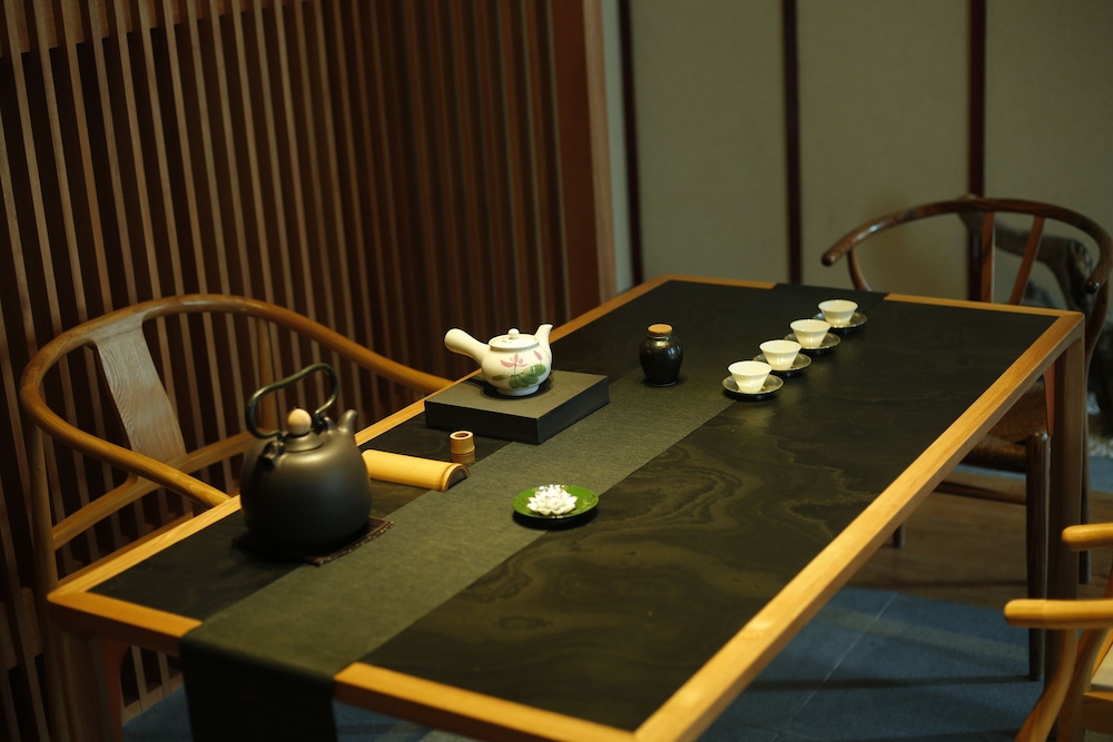 Putuoshan Ruyige Junlan Guest House