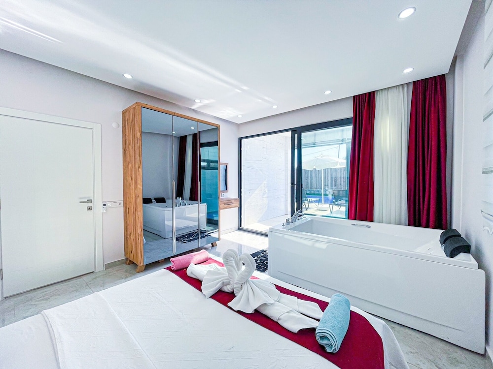 Exclusive Sheltered Villas