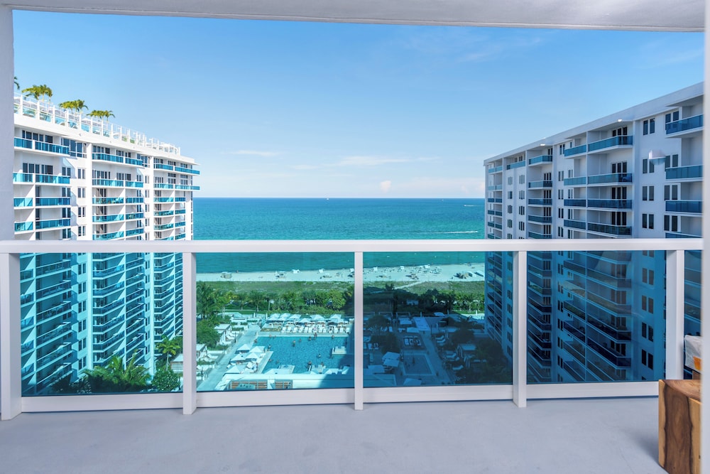Luxury Vacation Rentals at 1 Hotel & Homes by LRMB