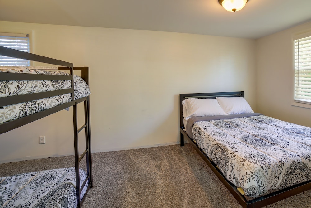 Lake City Vacations - Breezy Lake City Getaway - Walk to Englewood Beach - Property Image 27