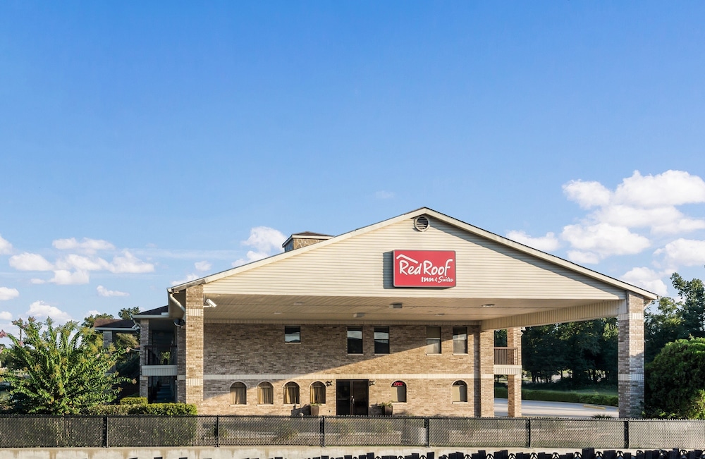Huntsville Vacations - Red Roof Inn Conroe North - Willis - Property Image 1