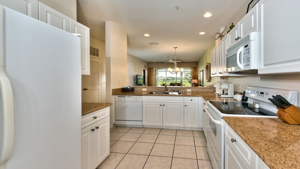 Genoa Vacation Rental Lely Resort Naples view 4