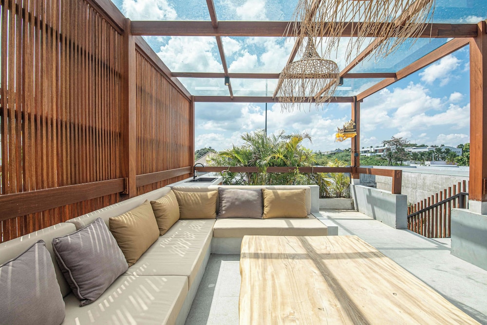 Modern 4 BR Villa Heart of Canggu 8mins to Beach