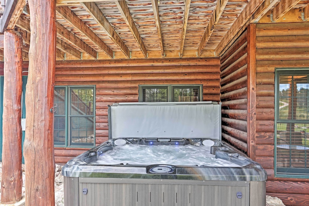 Black Hills Cabin: Hot Tub, Fishing Pond & Deck view 3