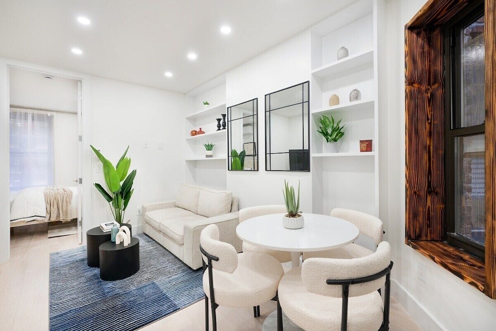 48 Midtown West Apt